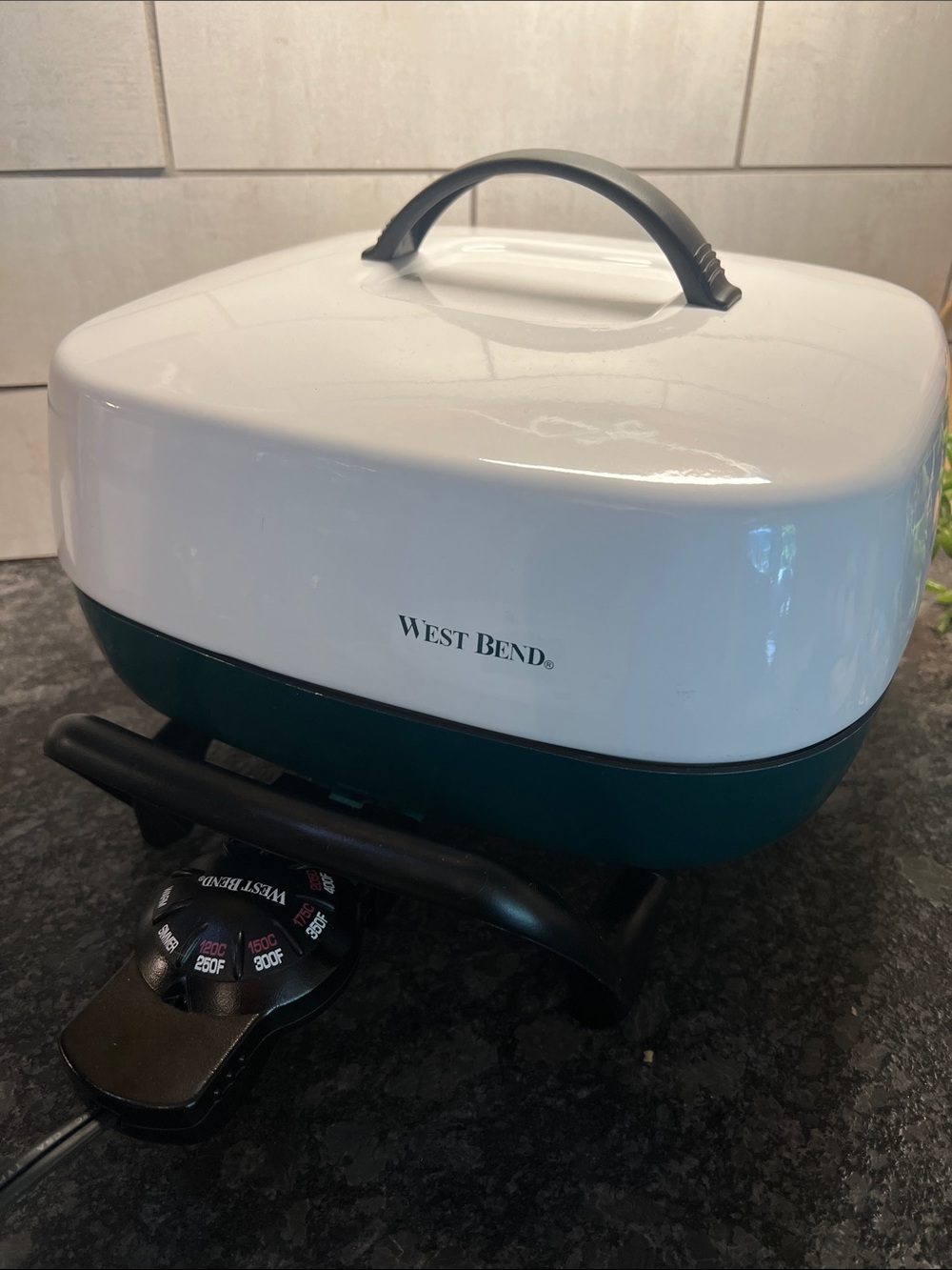 WEST BEND counter top skillet/fryer. White and Green Teflon interior. Exc cond